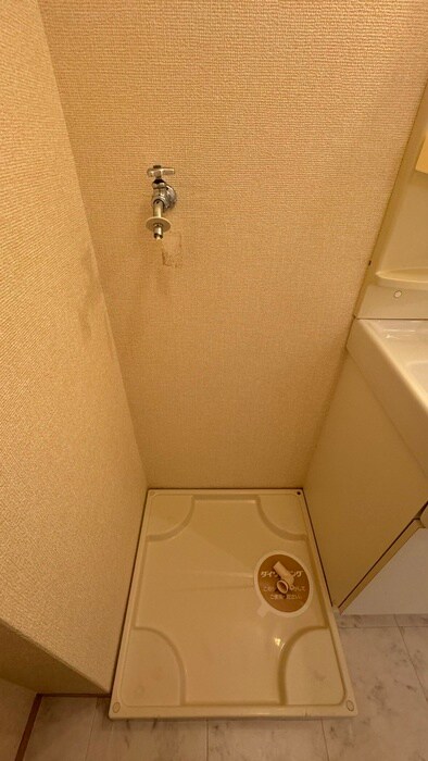 物件内観写真12　(洗濯機置場)