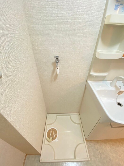 物件内観写真15　(洗濯機置場)