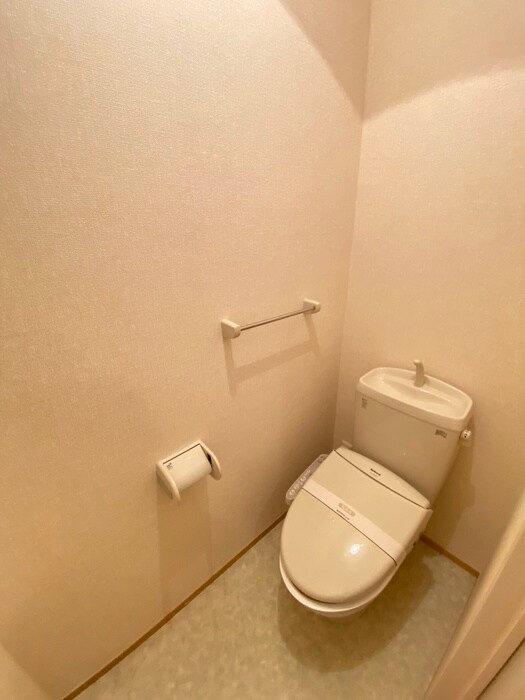 物件内観写真16　(トイレ)