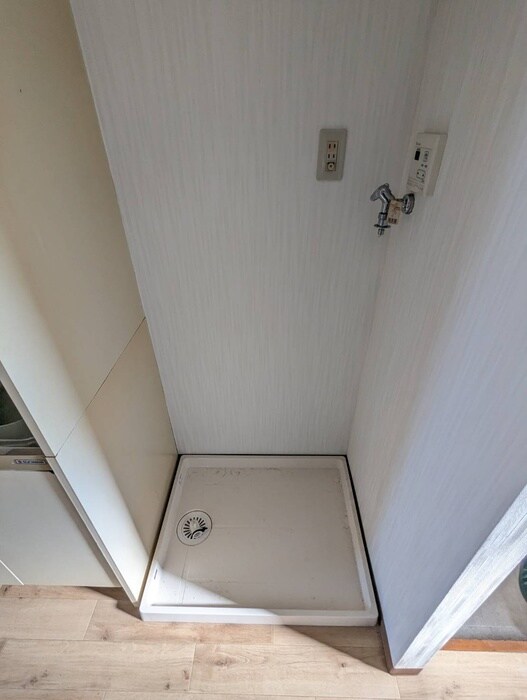 物件内観写真14　(洗濯機置場)