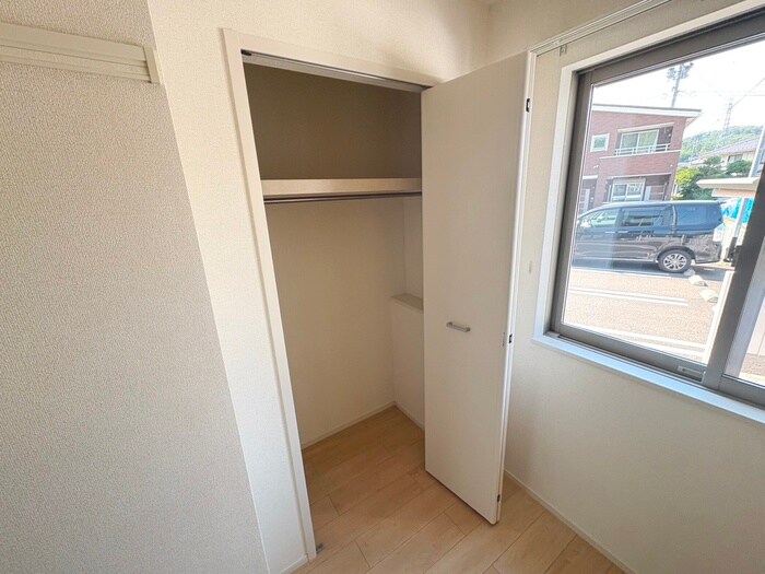 物件内観写真10　(収納)
