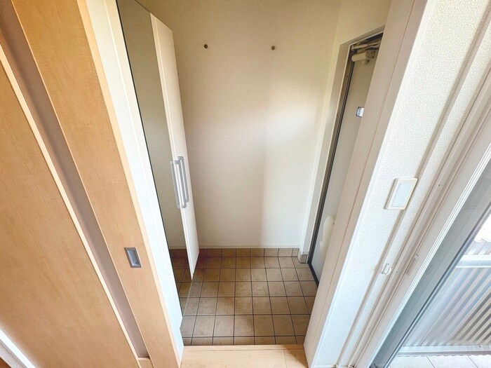 物件内観写真17　(玄関)