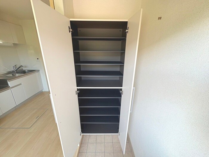 物件内観写真18　(靴箱)