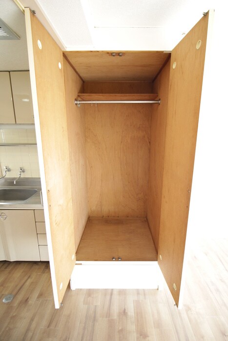 物件内観写真18　(収納)