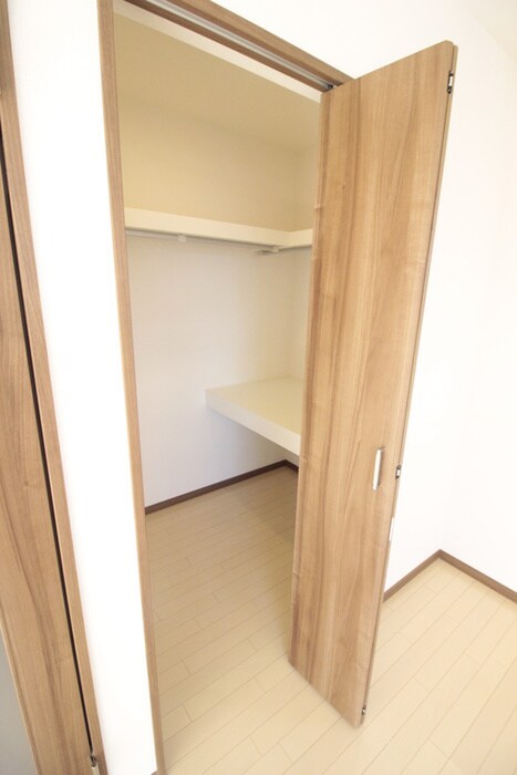 物件内観写真15　(収納)