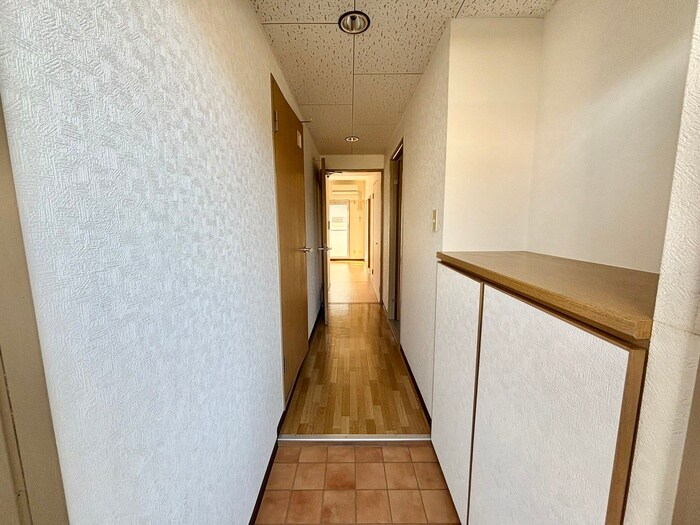 物件内観写真16　(廊下)