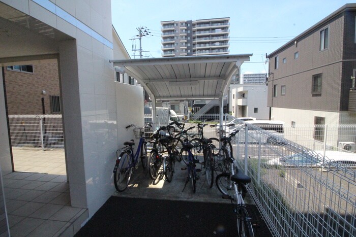物件外観写真5　(駐輪場)