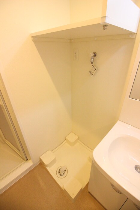 物件内観写真15　(洗濯機置場)