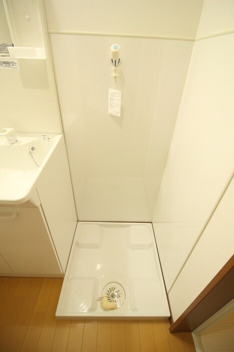 物件内観写真14　(洗濯機置場)