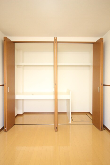 物件内観写真15　(収納)