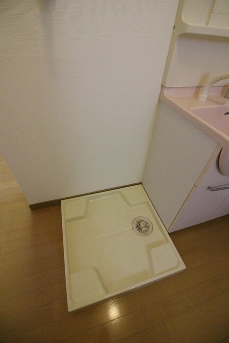 物件内観写真12　(洗濯機置場)