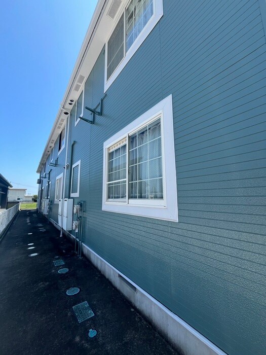 物件外観写真6　(エントランス部分)