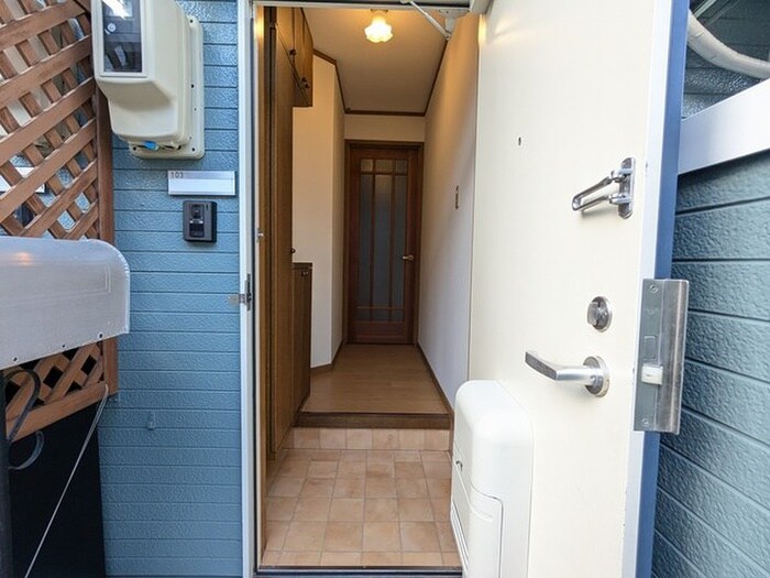 物件内観写真15　(玄関)