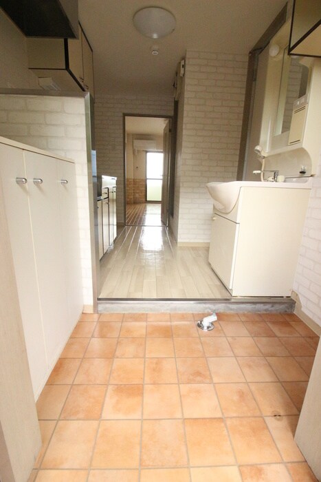 物件内観写真16　(洗濯機置場)