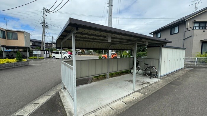 物件外観写真3　(駐輪場)