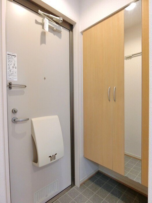 物件内観写真11　(玄関)