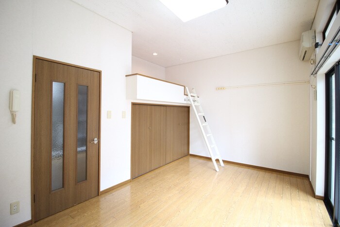 物件内観写真3　(居室)