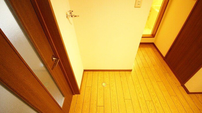 物件内観写真10　(洗濯機置場)