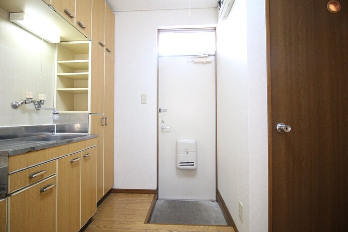 物件内観写真13　(玄関)