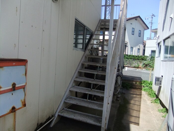 物件外観写真3　(エントランス部分)