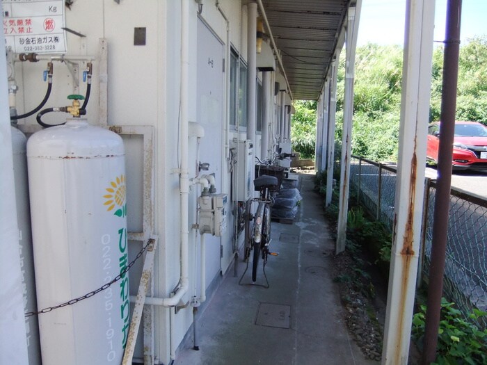 物件外観写真4　(エントランス部分)