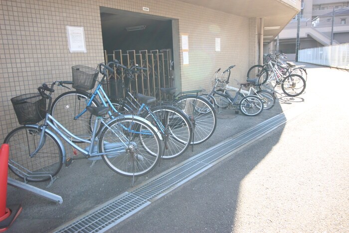 物件外観写真6　(駐輪場)