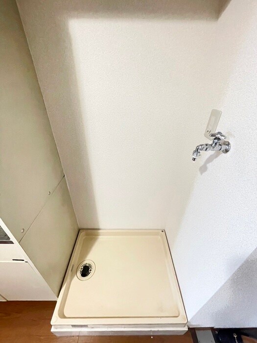 物件内観写真16　(洗濯機置場)