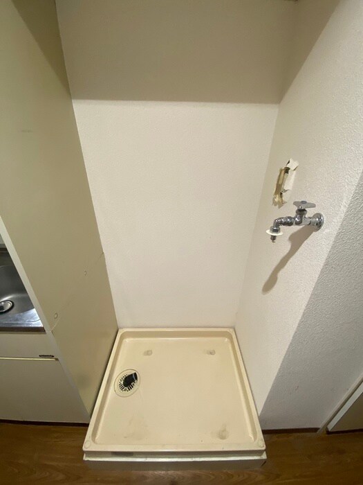 物件内観写真18　(洗濯機置場)