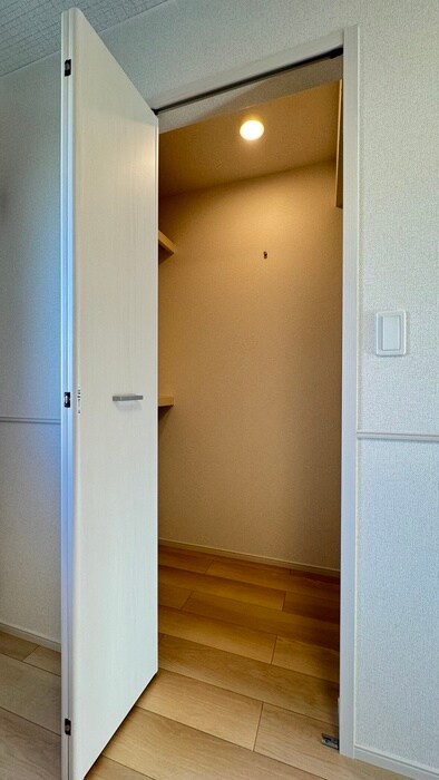 物件内観写真10　(収納)