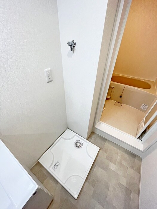 物件内観写真11　(洗濯機置場)