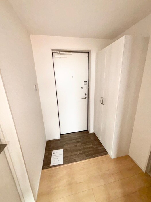 物件内観写真16　(玄関)