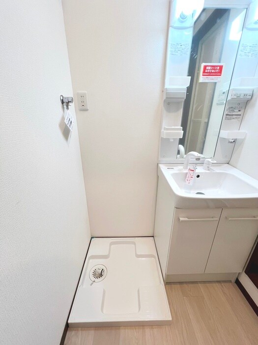 物件内観写真15　(洗濯機置場)