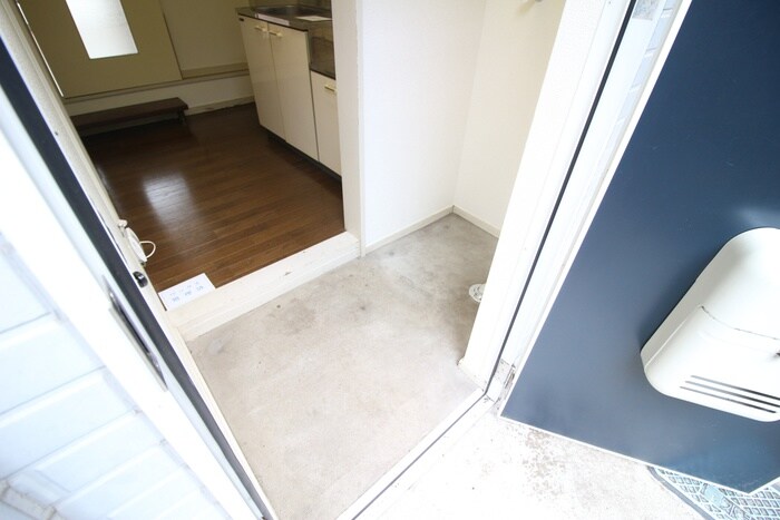 物件内観写真12　(玄関)