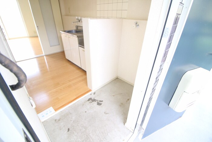 物件内観写真16　(玄関)