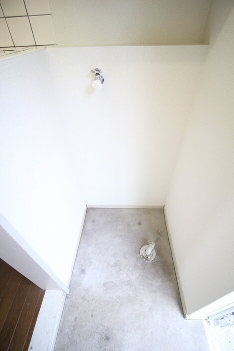 物件内観写真18　(洗濯機置場)