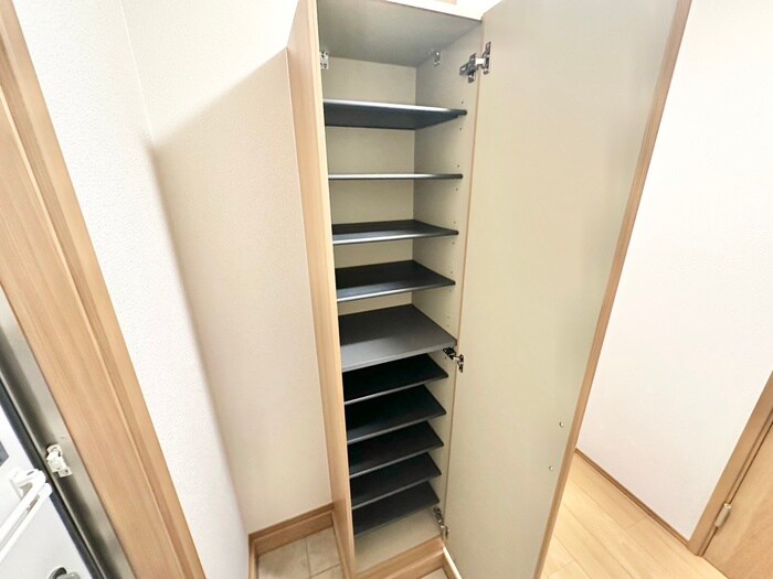物件内観写真16　(靴箱)