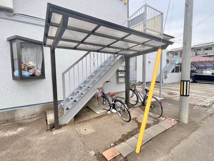 物件外観写真5　(駐輪場)