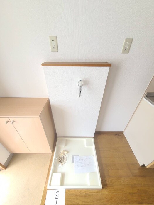 物件内観写真12　(洗濯機置場)