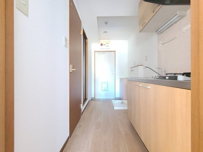 物件内観写真14　(廊下)