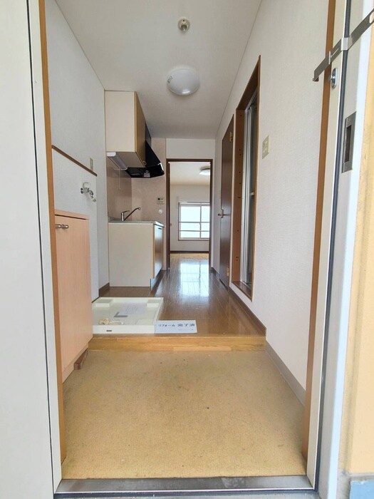 物件内観写真17　(玄関)