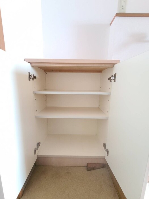 物件内観写真18　(靴箱)