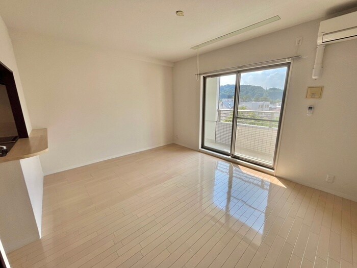 物件内観写真8　(玄関)