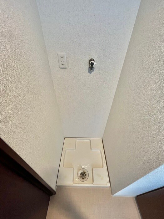 物件内観写真16　(洗濯機置場)