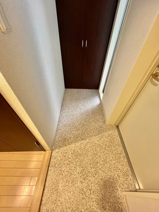 物件内観写真17　(玄関)