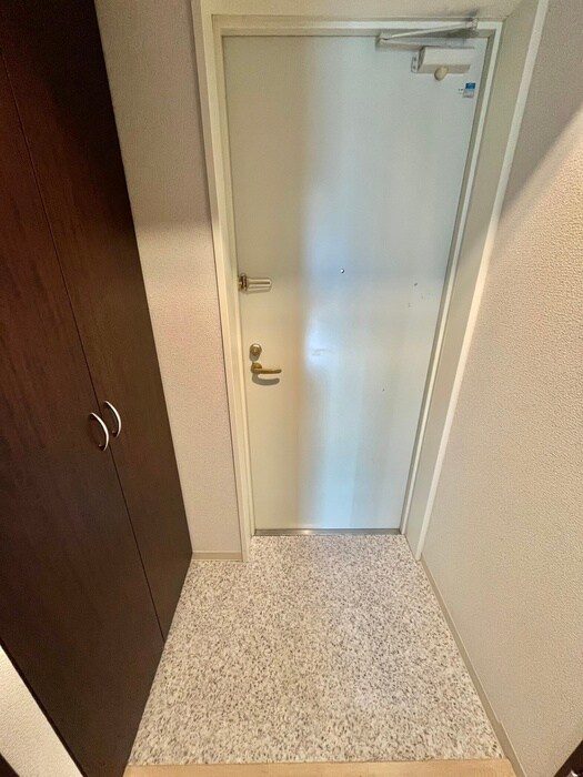 物件内観写真17　(玄関)