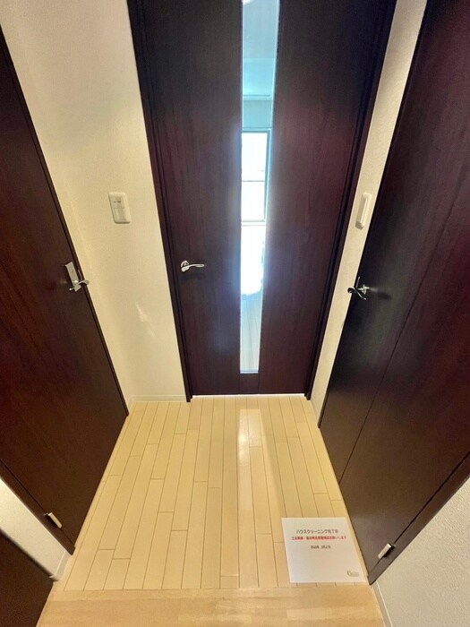 物件内観写真18　(廊下)