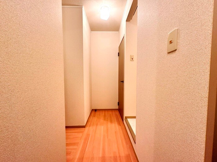 物件内観写真16　(廊下)