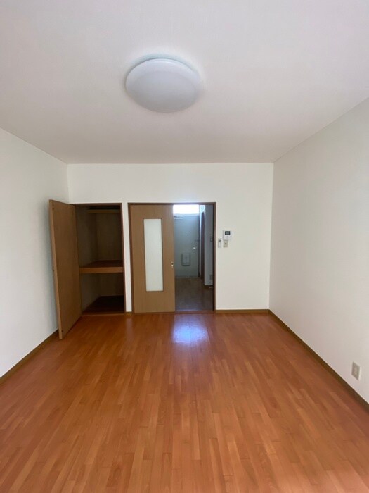 物件内観写真4　(居室)