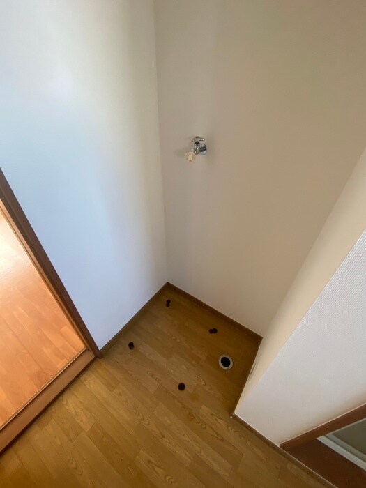 物件内観写真9　(洗濯機置場)