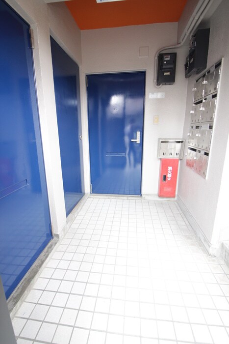 物件外観写真5　(エントランス部分)